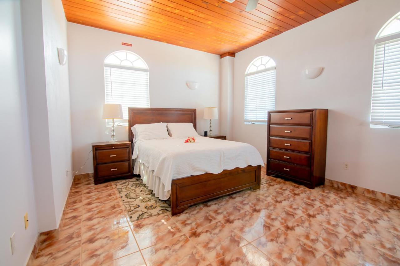 Golden Pelican Villa- 5 Bdr Beachfront Home In North Caicos, Turks & Caicos Whitby Экстерьер фото