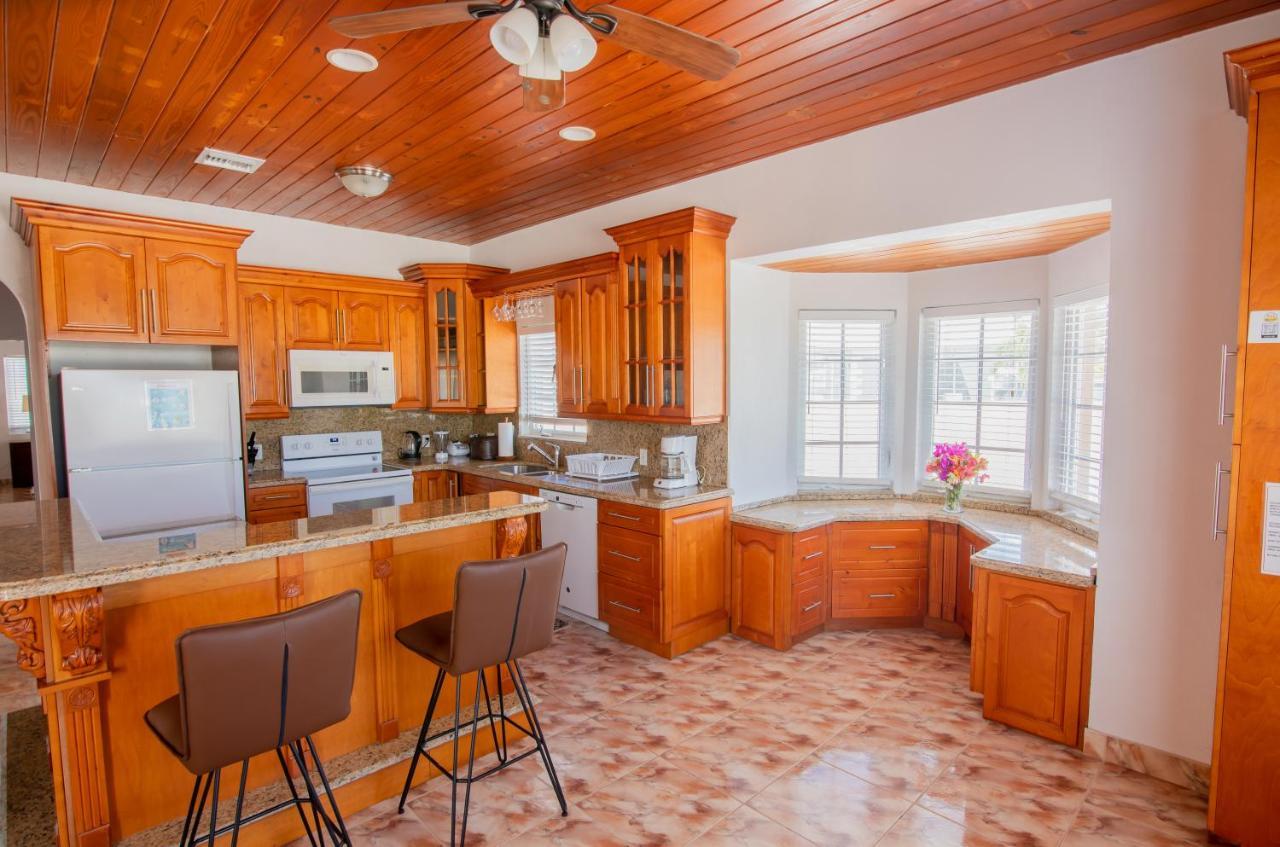 Golden Pelican Villa- 5 Bdr Beachfront Home In North Caicos, Turks & Caicos Whitby Экстерьер фото